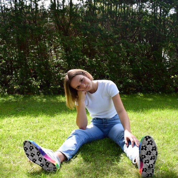 Meet your Posher, Julia - Picture 1 of 1